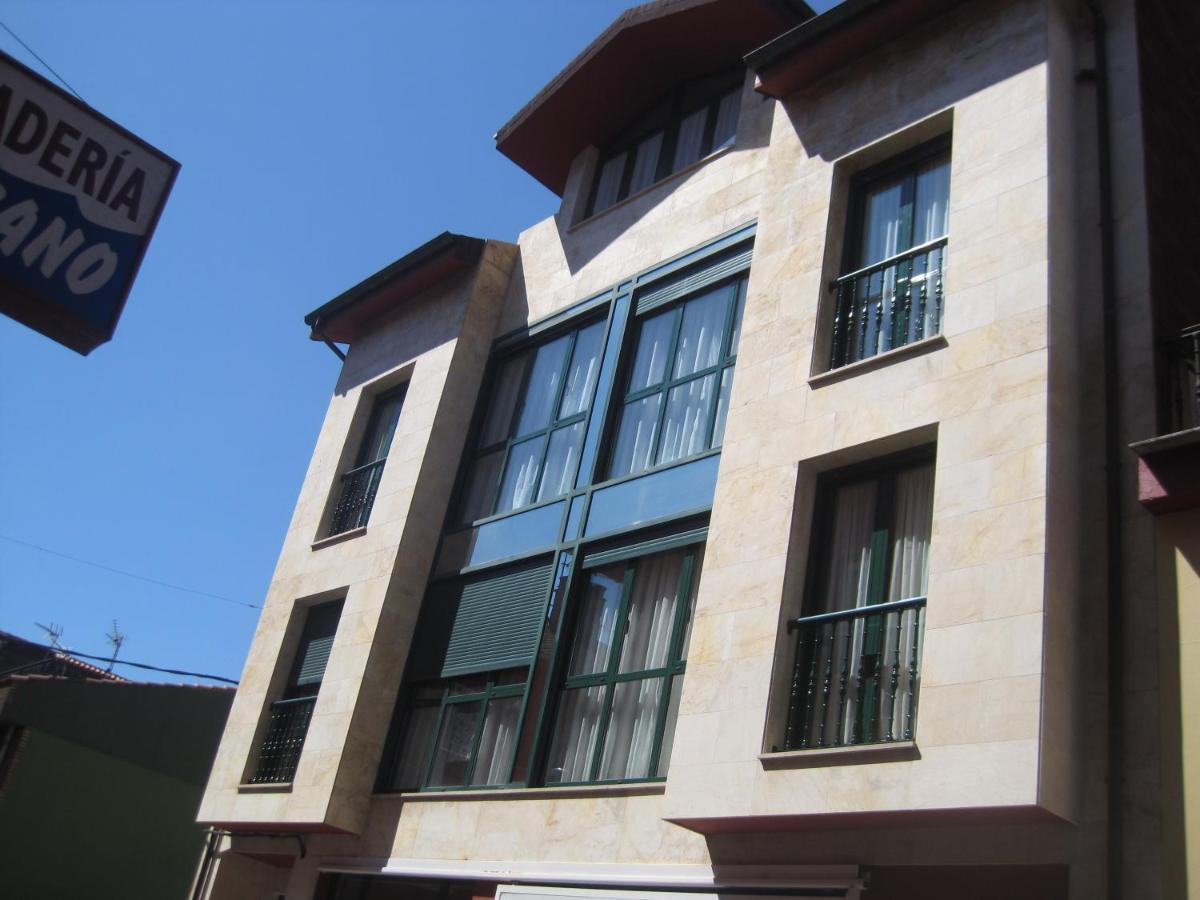 Apartamento Arriondas Buitenkant foto