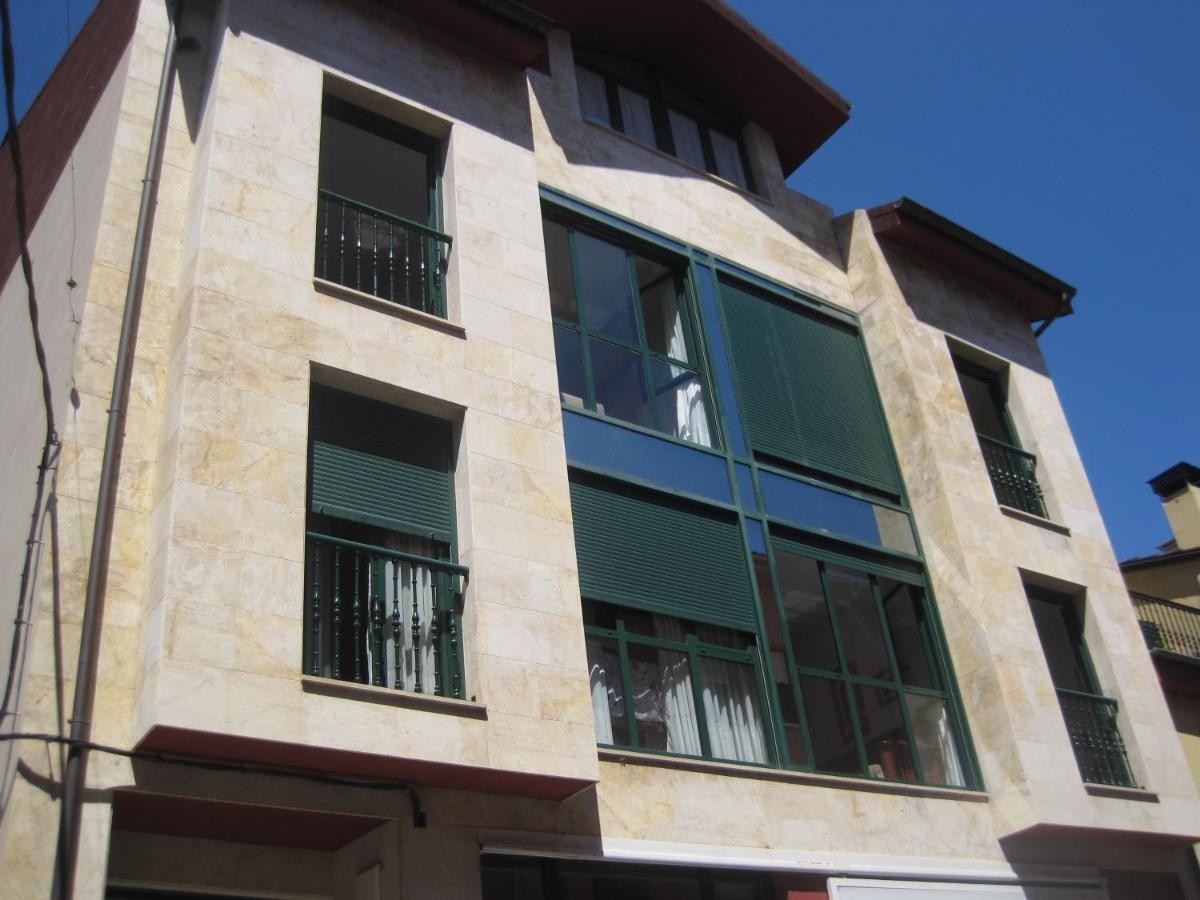 Apartamento Arriondas Buitenkant foto